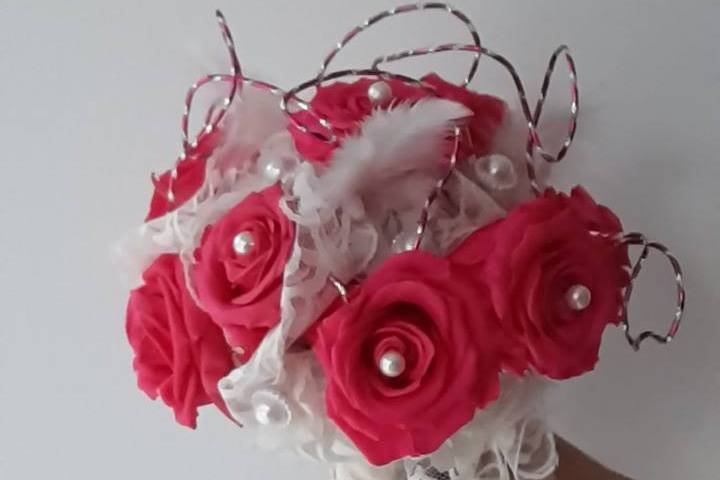 Bouquet de mariée en dentelle chic et strass