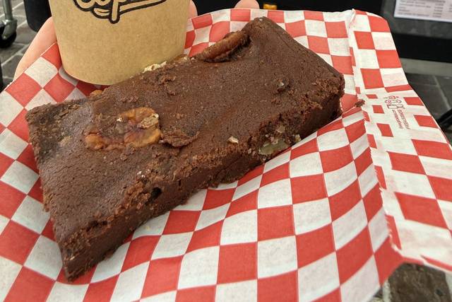 Brownie et cappucino