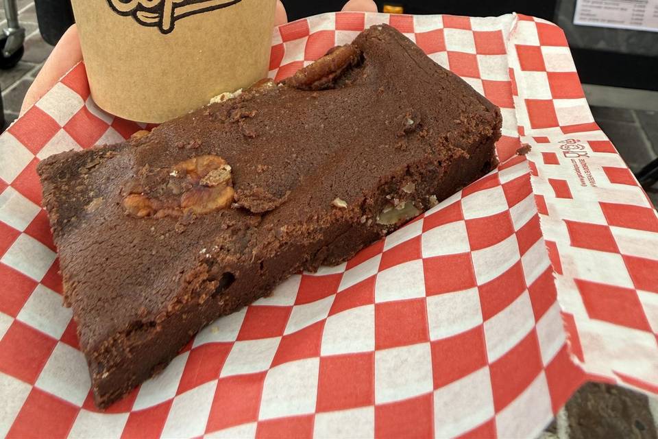 Brownie et cappucino