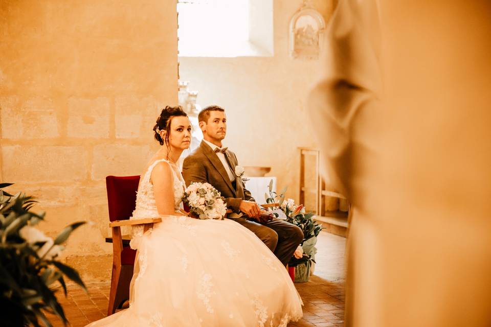 Couple à l'église