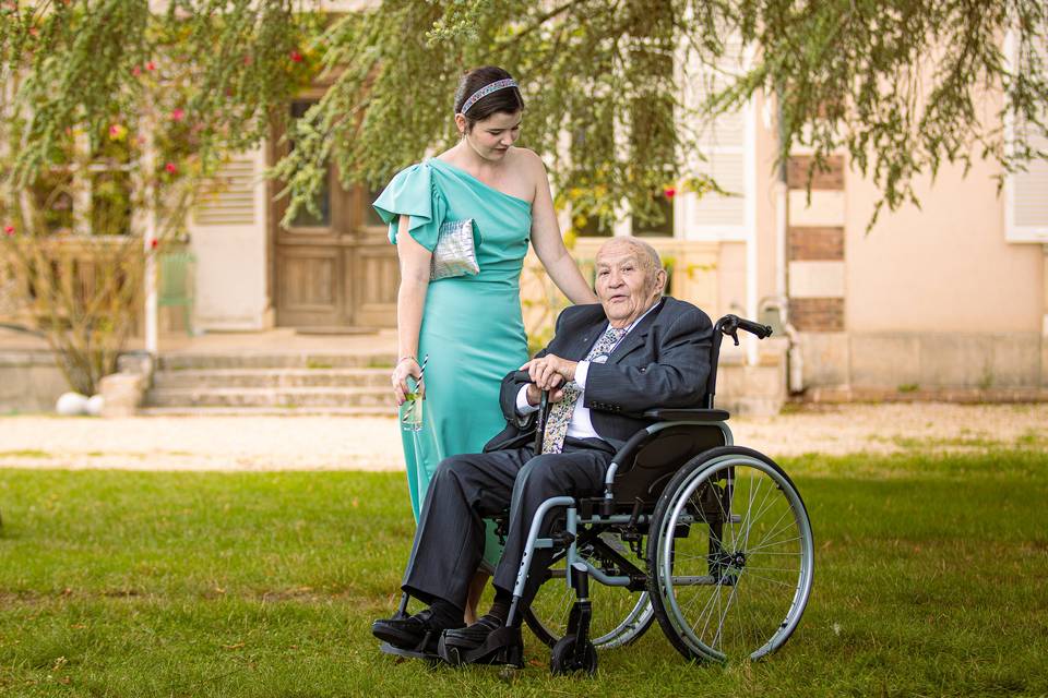 Petite-fille et Grand-Père