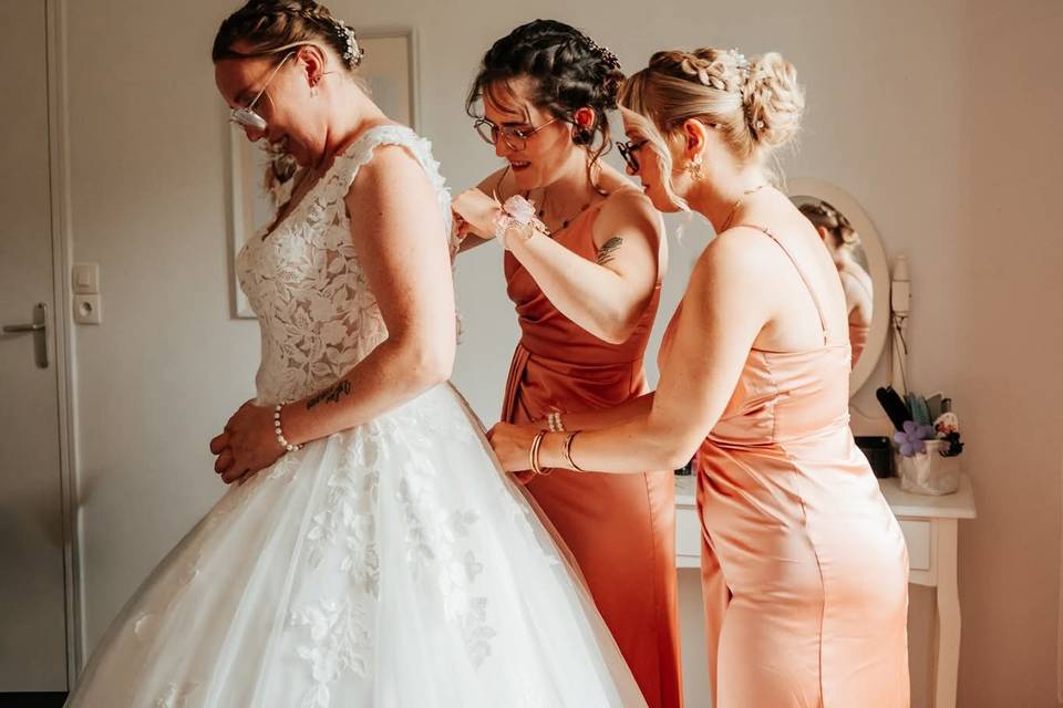 La mariée et ses témoins