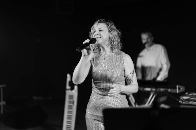 Lunax Alternance Synthés, Chant et DJ