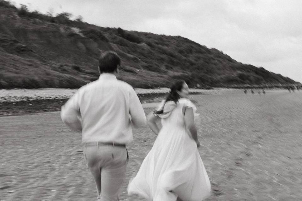 Escape together