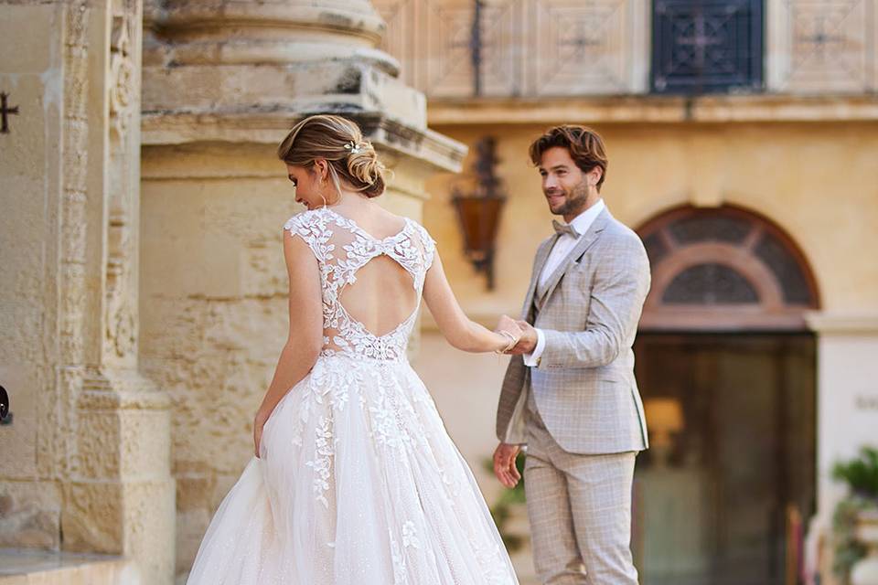 Robe de mariée et costume à Cannes • Charm'Fou Mariage