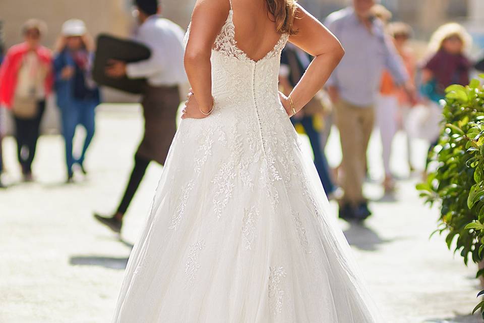 Robe de mariée et costume à Cannes • Charm'Fou Mariage