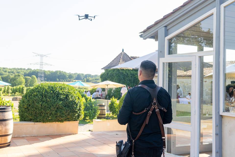 Drone de mariage dans le ciel