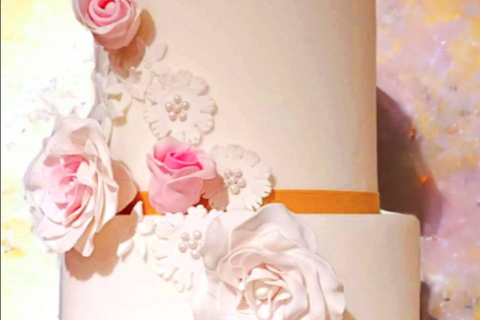 Gâteau et fleurs