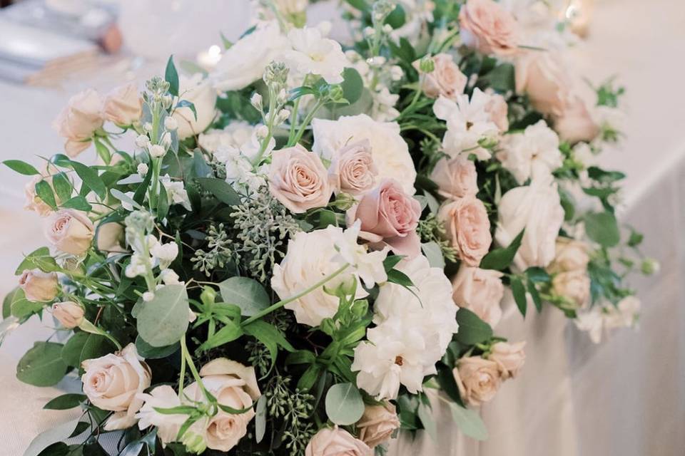 Bouquet sur table d’honneur