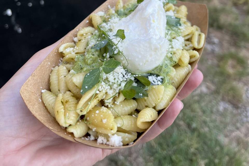 Gnochettis pesto buratta