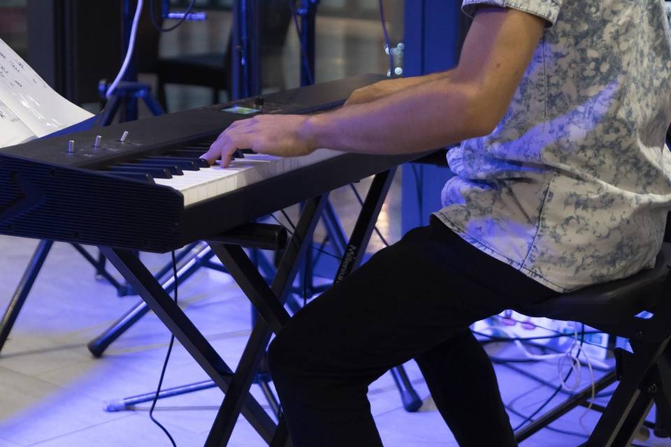 Sébastien au clavier