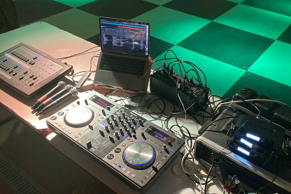 Equipement pour le DJ