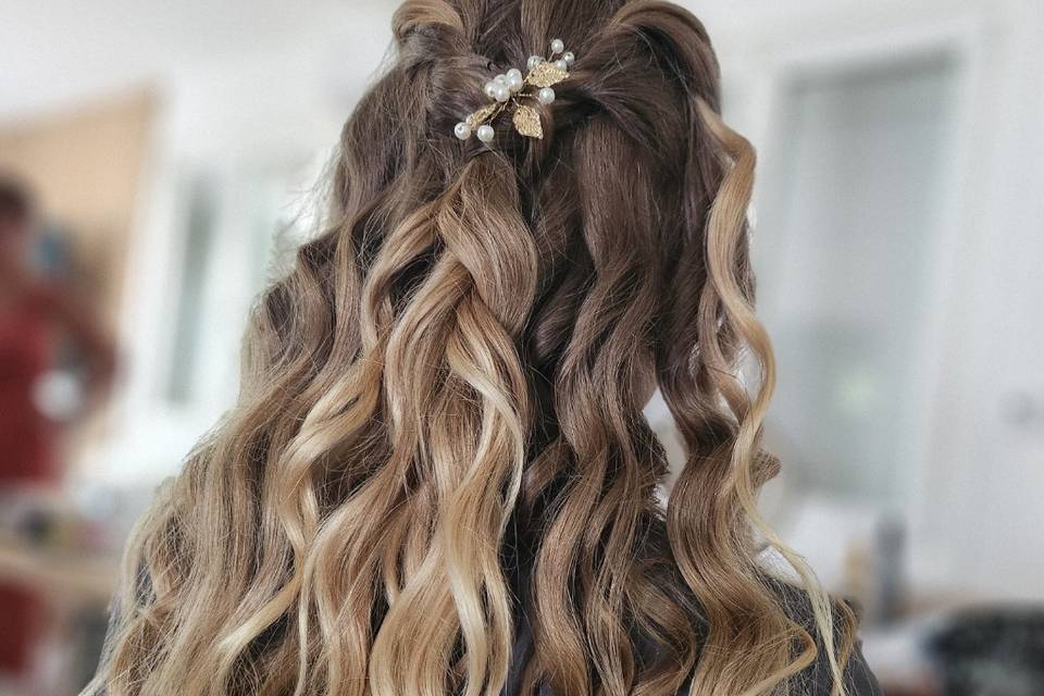 Demi attache Boucles Invitée