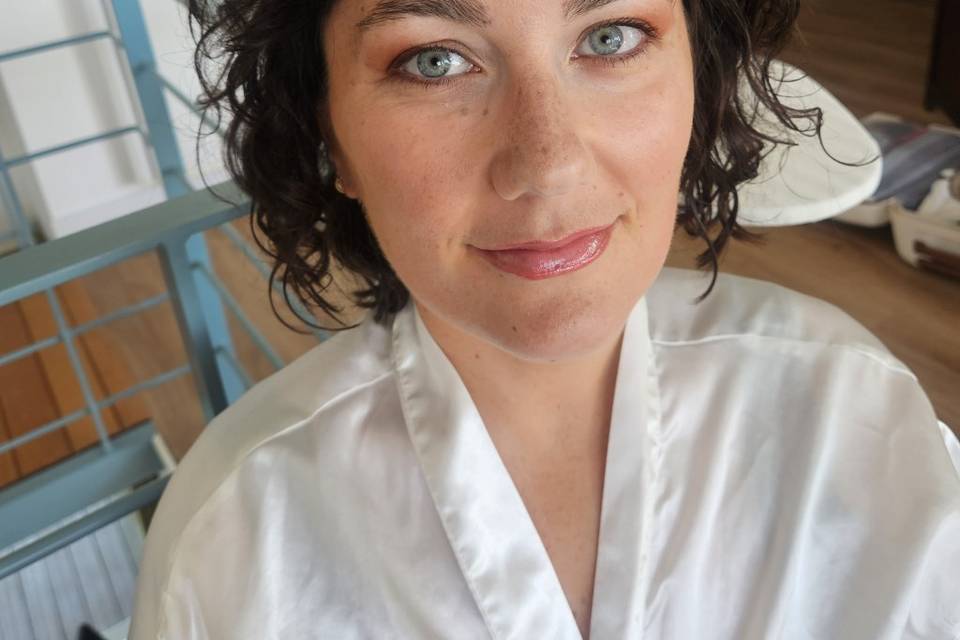 Maquillage sur yeux bleus