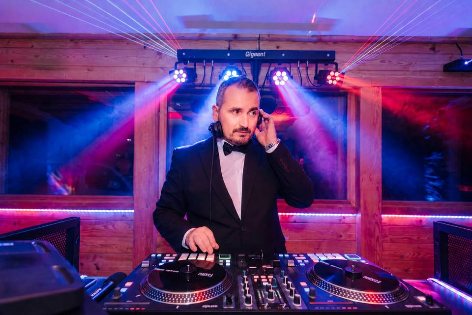 DJ MAD