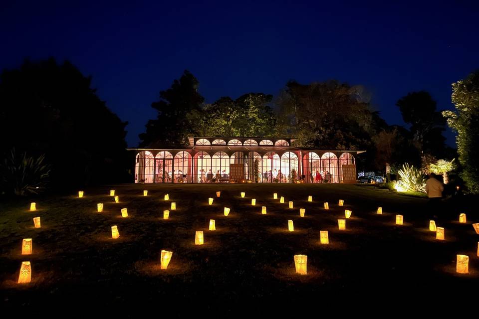 Jardin côté salle et château