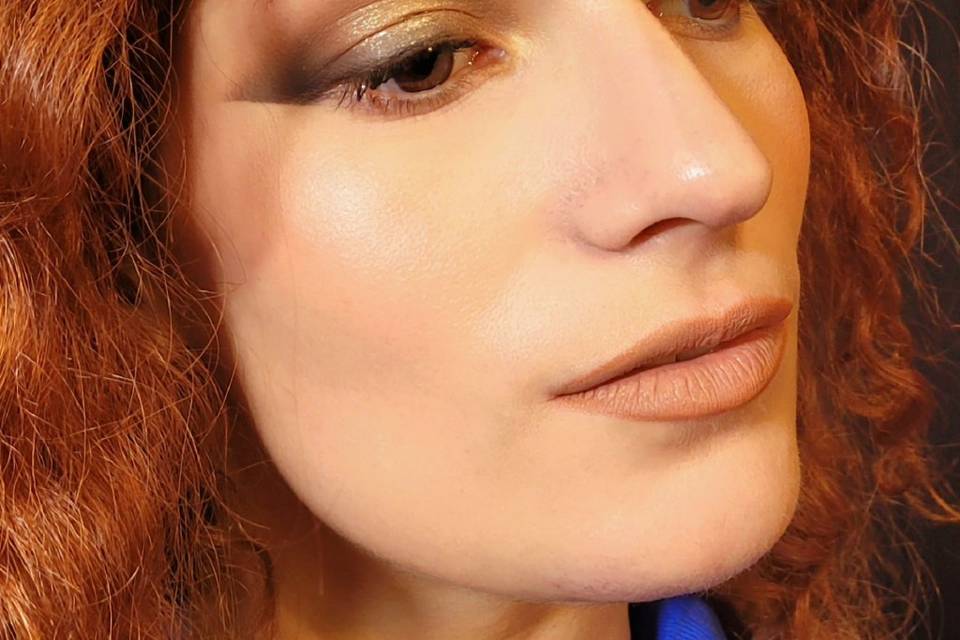 Cat eye gold