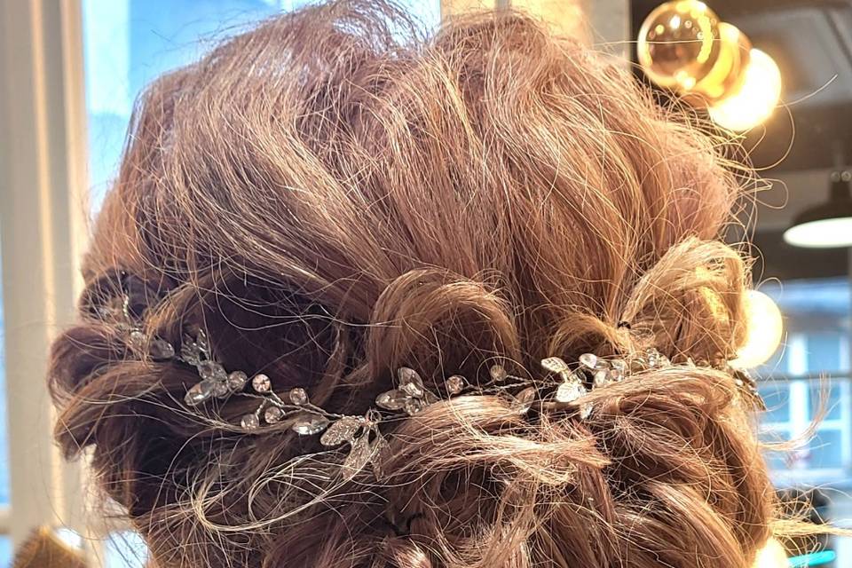 Chignon flou decoré