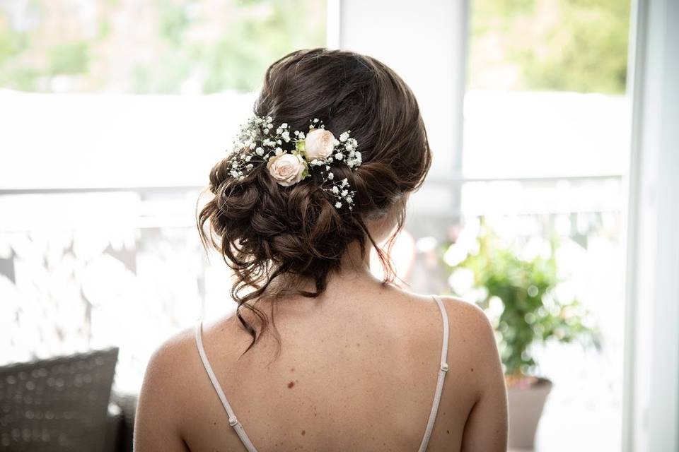 Fleurs coiffure mariée