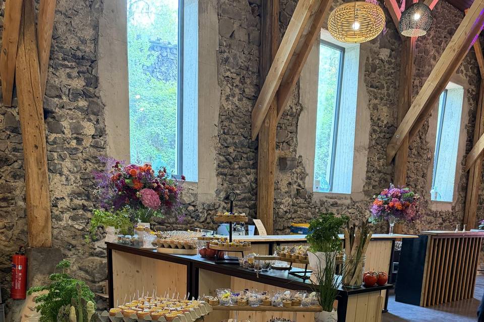 Buffet Kubo Wall