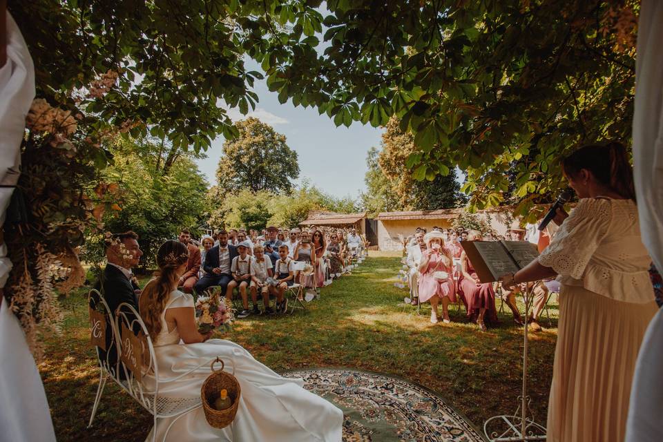 Ceremonie laique en exterieur