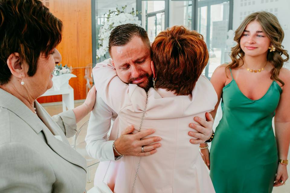 Calin marié maman