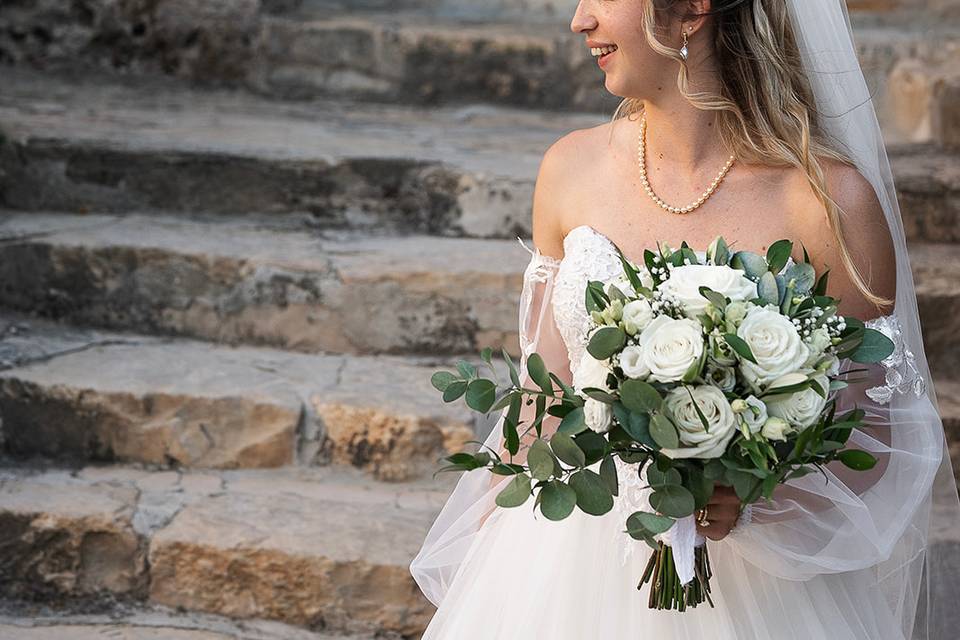 White bridal bouquet
