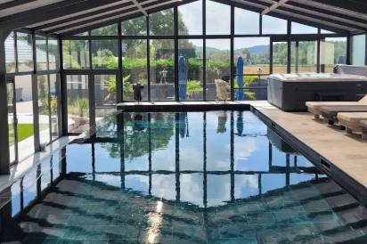 PISCINE INTÉRIEURE