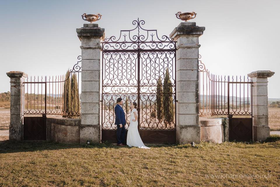 Portail chateau Les Cabanes da
