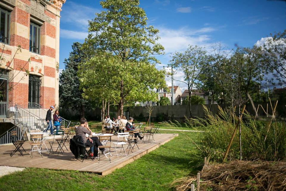 La terrasse sous le soleil