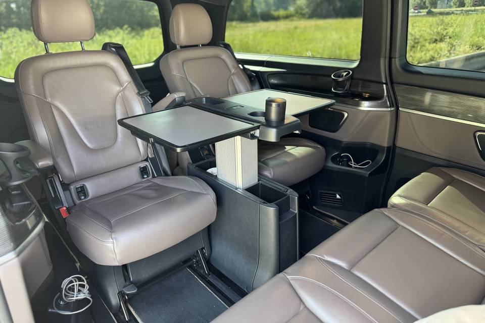 Mercedes V Arrière Table