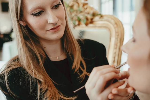 Carolinee Make up