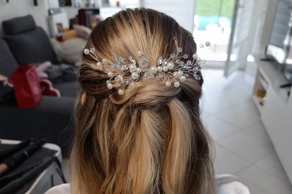 Demi attache mariée