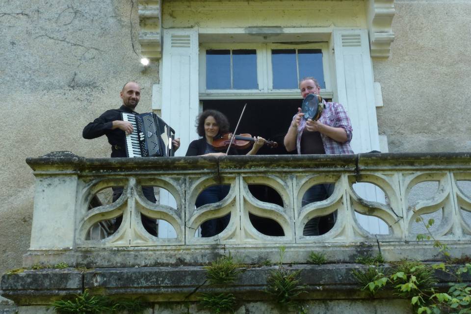 Sérénade au balcon du hall