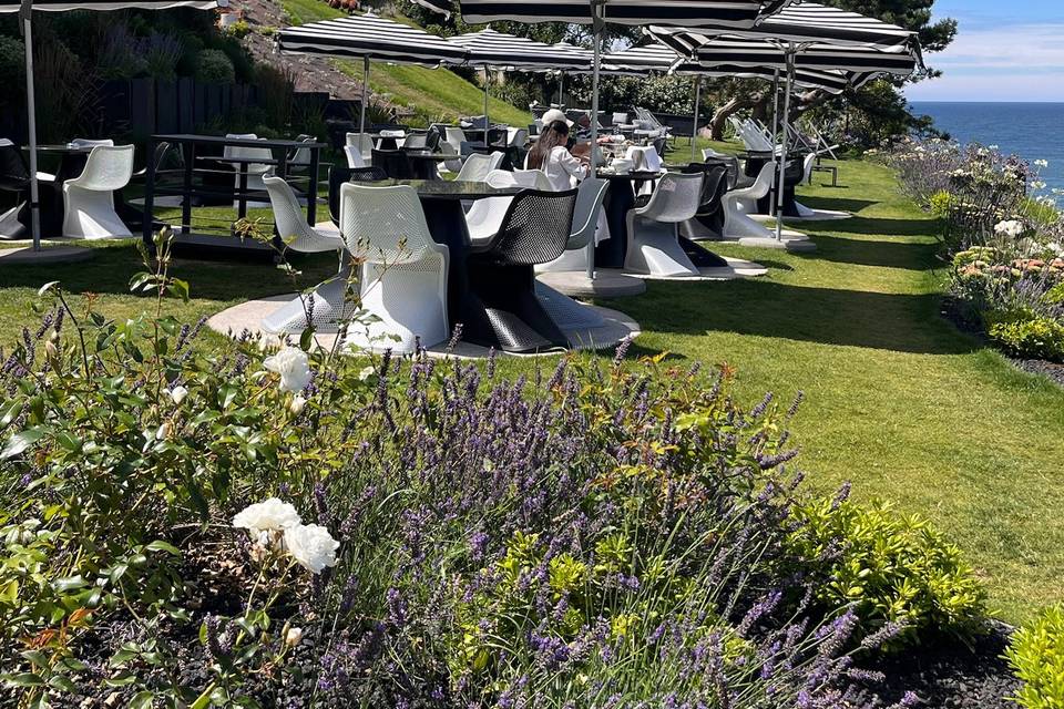 Les jardins face à la mer
