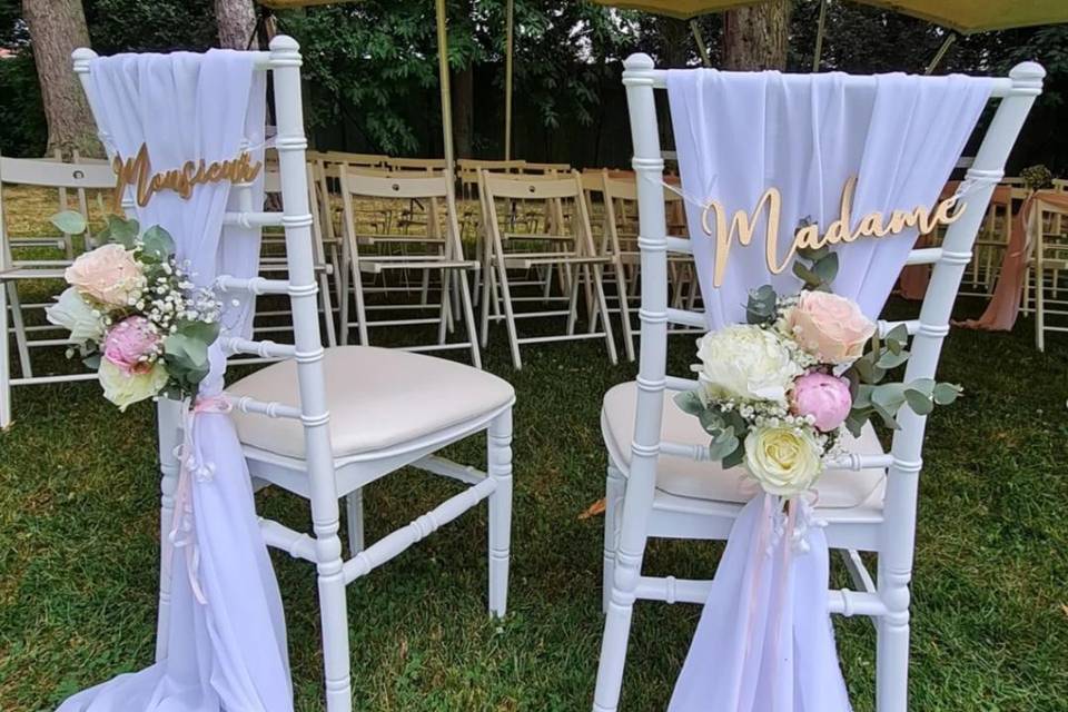 Chaises des mariés