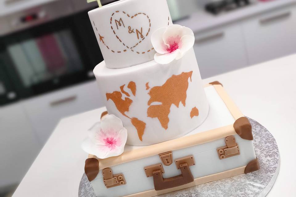 Gâteau de mariage thème voyage