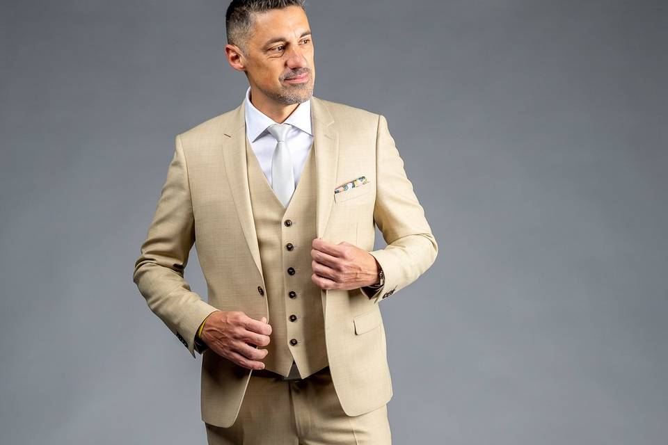 Costume prêt-à-porter