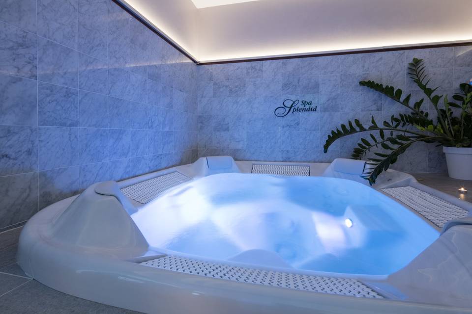 Jacuzzi Spa