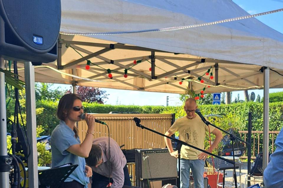 Acoustic Avenue