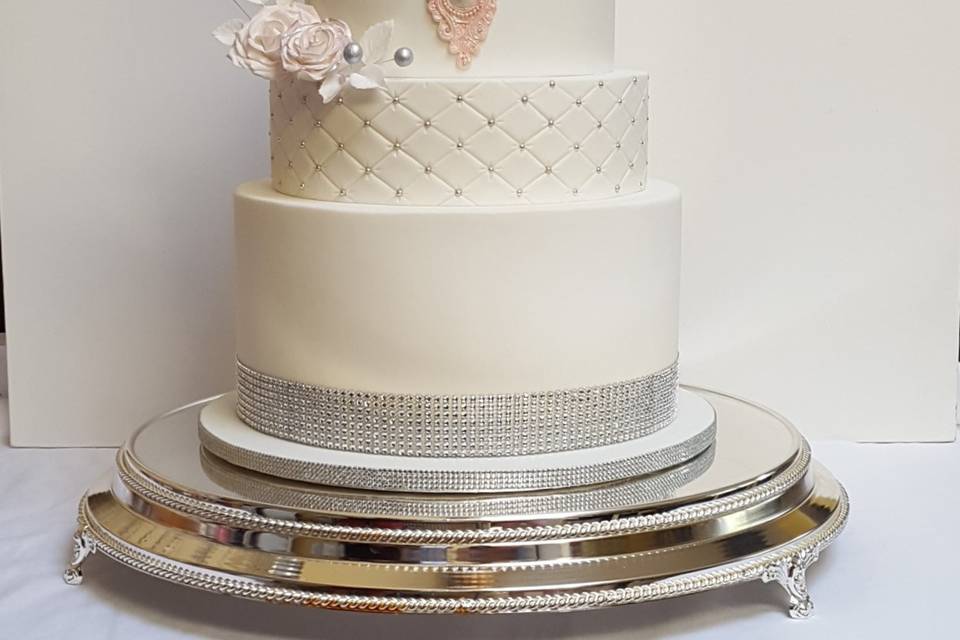 Wedding cake argent et strass