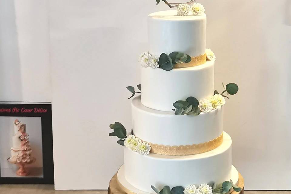 Wedding Cake Dalhia Eucalyptus