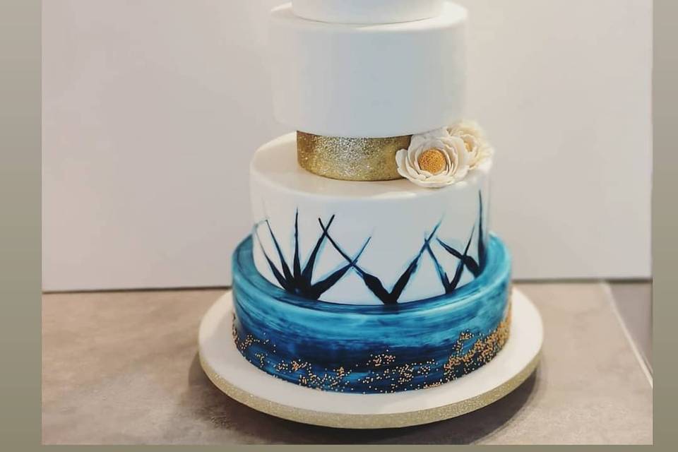 Wedding Cake marine et blanc
