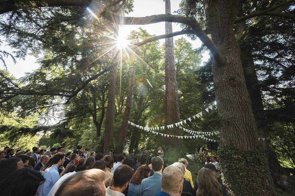 Cérémonie dans le parc
