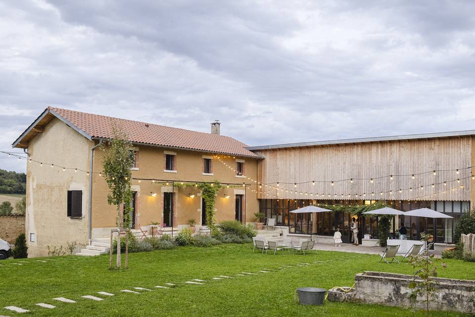 Les gîtes, le jardin et la ter