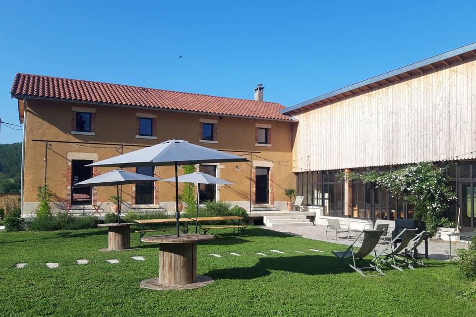 Les gîtes, le jardin et la ter