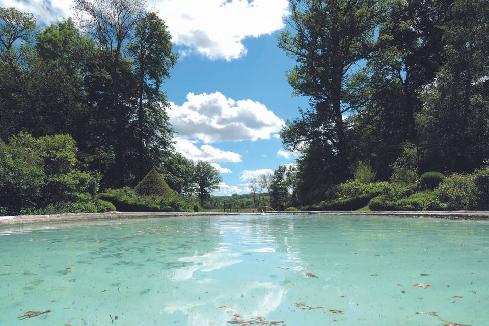 Le Parc, le bassin en pierre