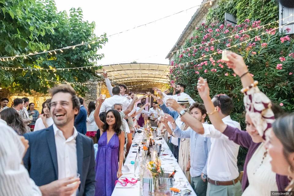 Ambiance Repas Assis