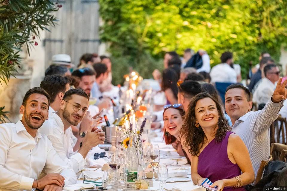 Ambiance Repas Assis