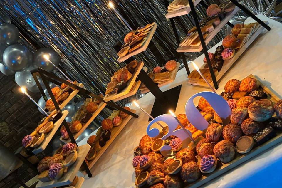 Pièce montée de desserts